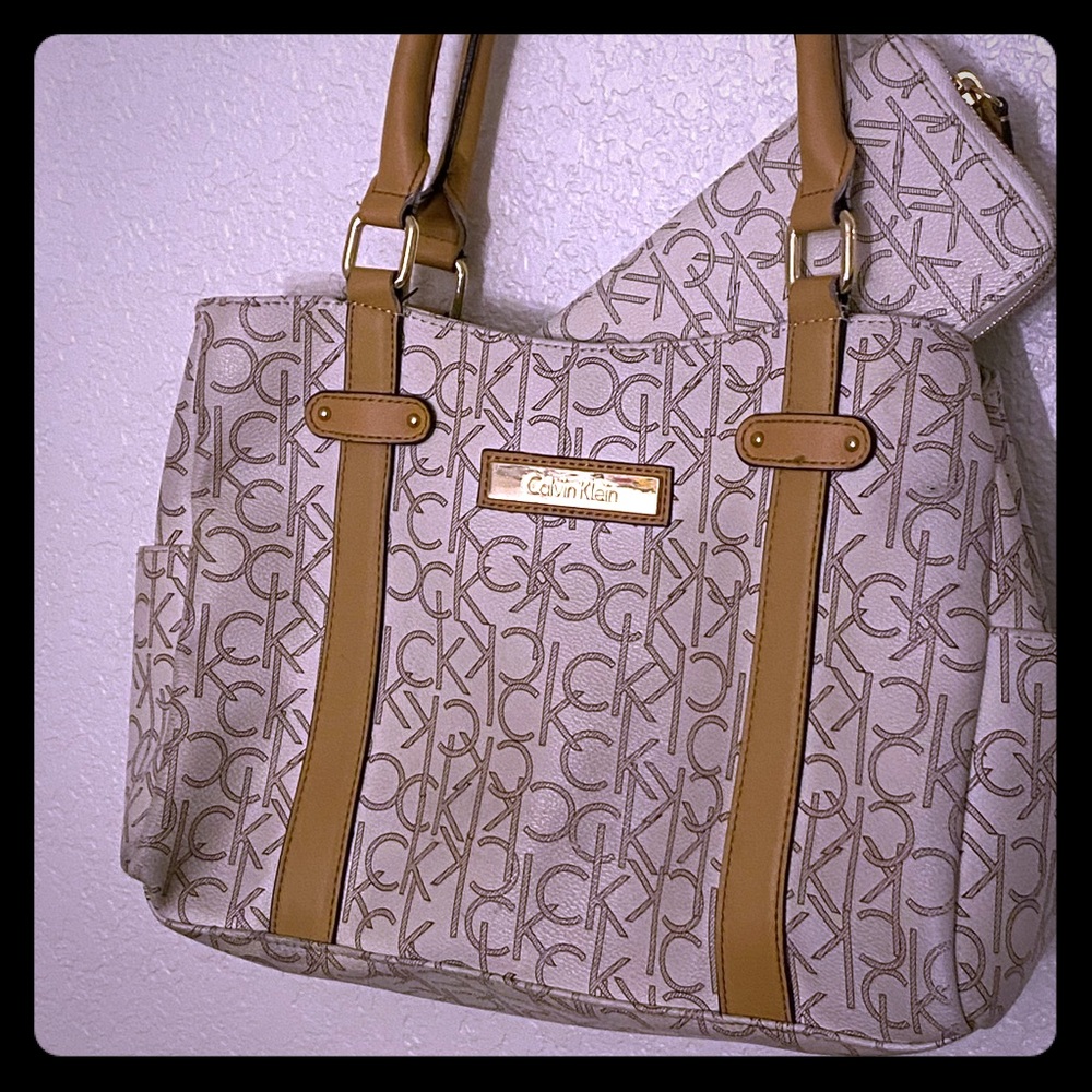 Purse and wallet. Calvin Kline
